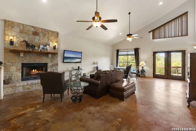 573 Hondo Oaks Dr Tarpley, TX 78883