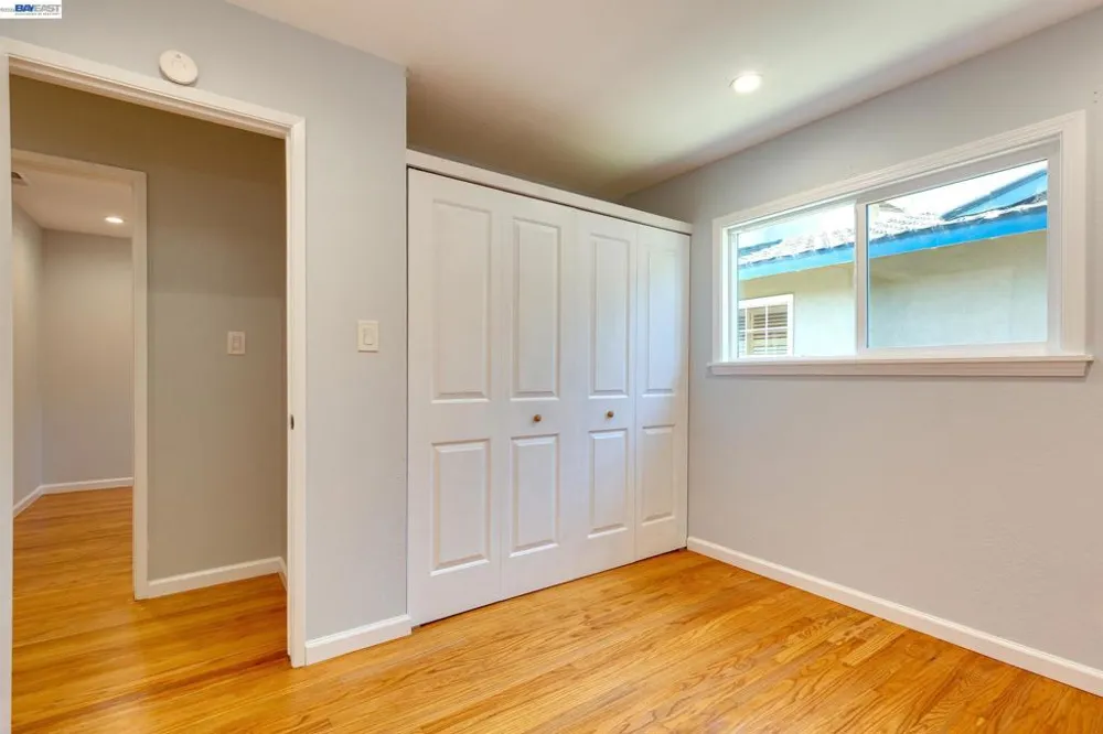 1017 Island Dr Alameda, CA 94502