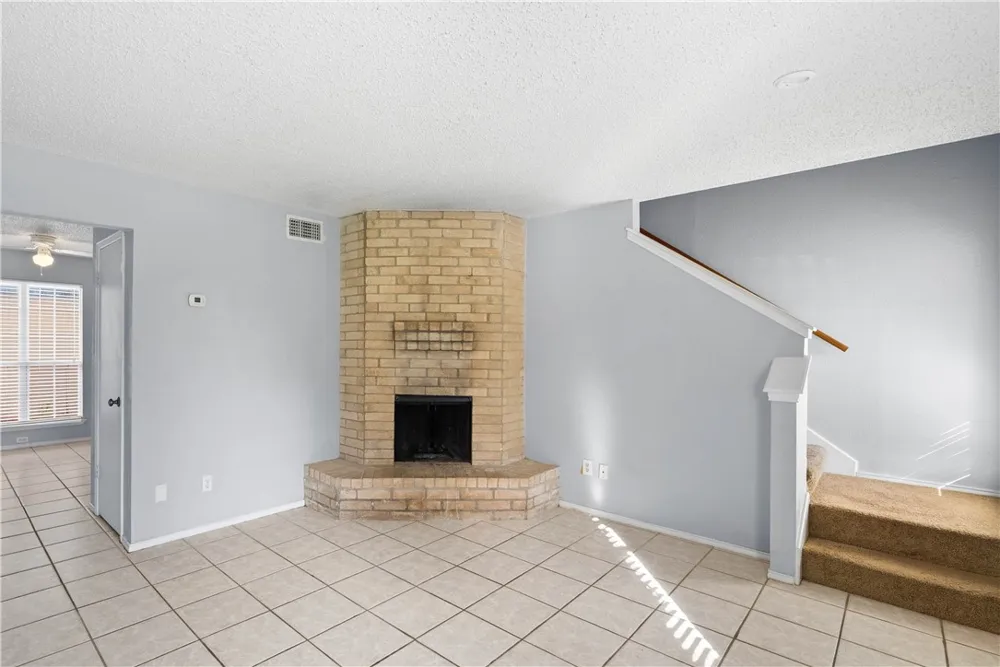 6702 Everhart #W105 Corpus Christi, TX 78413