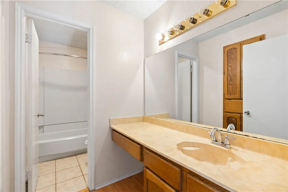 6702 Everhart #W105 Corpus Christi, TX 78413