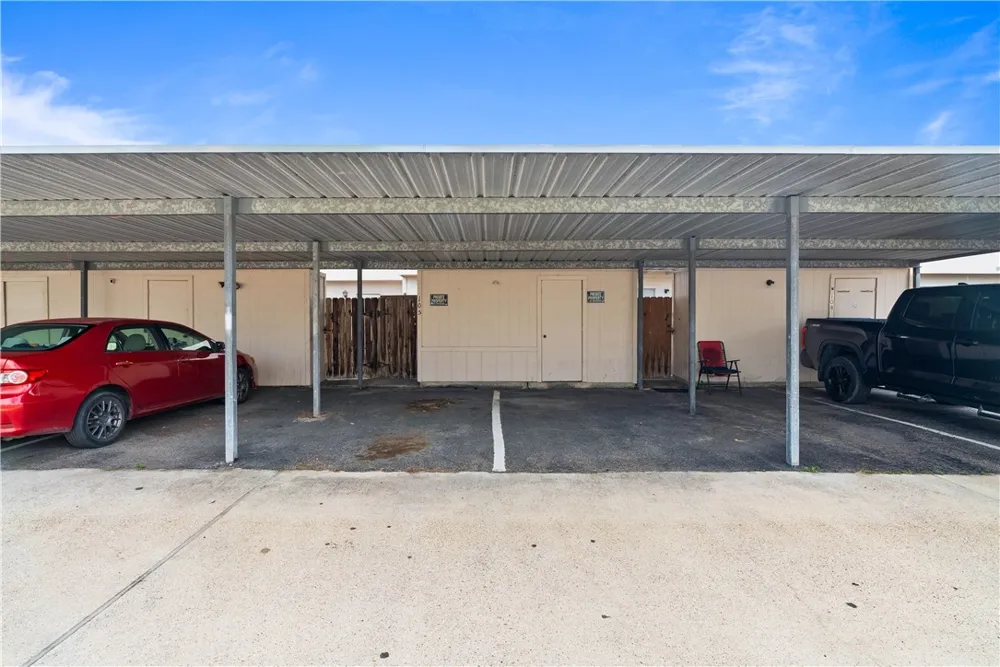 6702 Everhart #W105 Corpus Christi, TX 78413