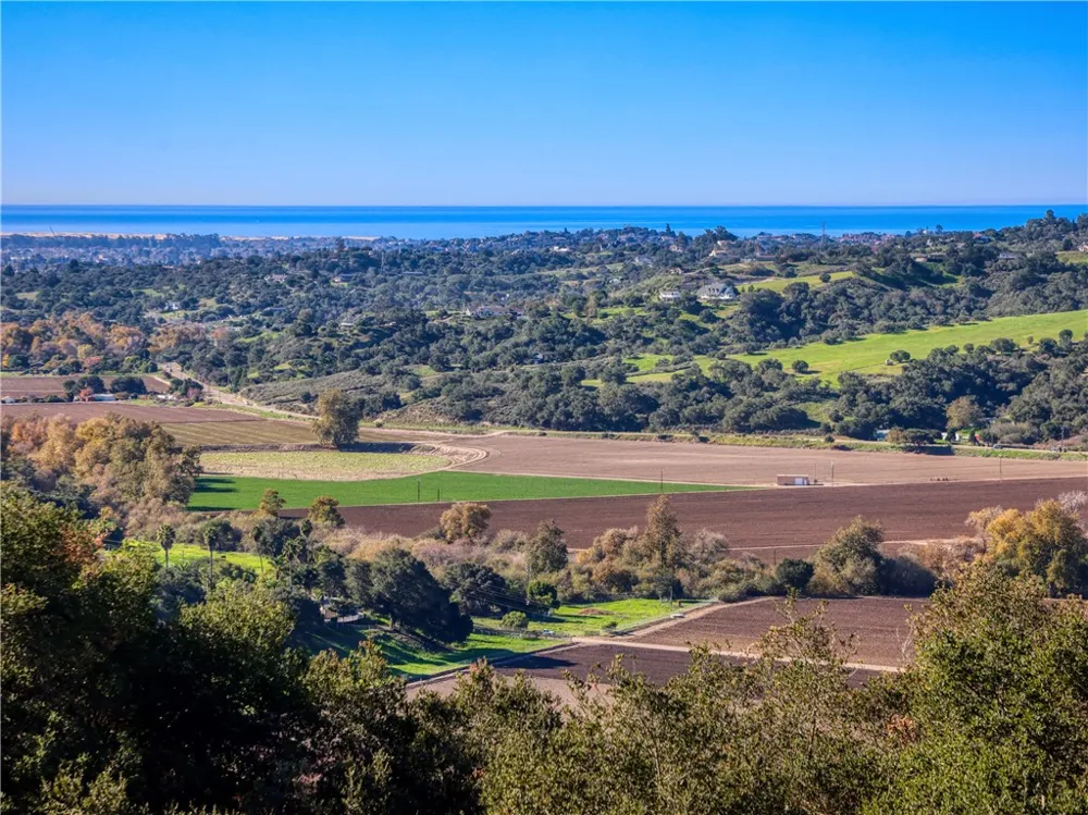 775 Avenida Alcola Arroyo Grande, CA 93420