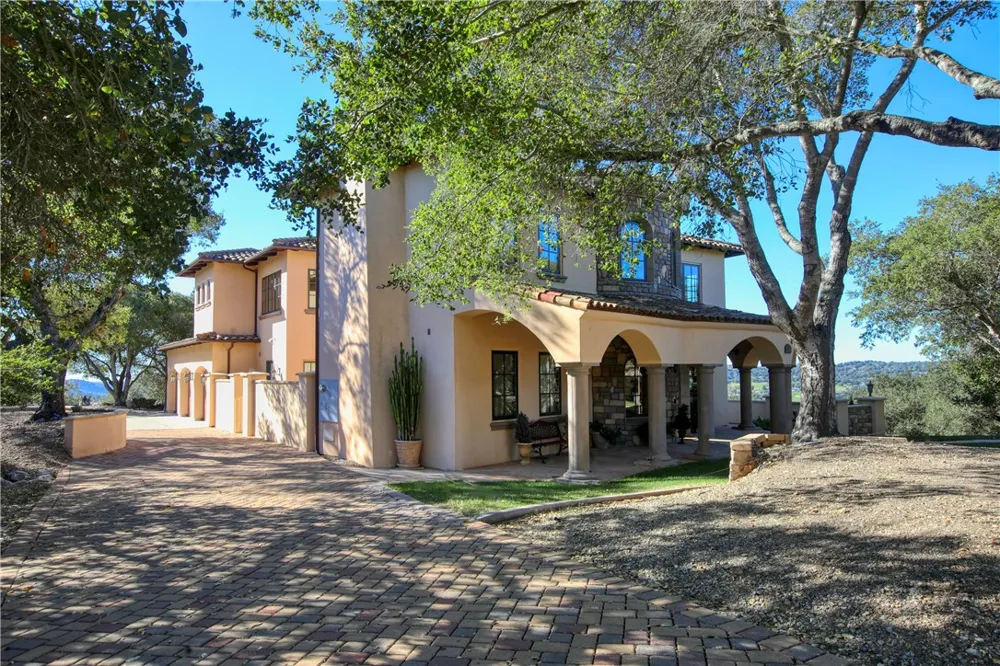 775 Avenida Alcola Arroyo Grande, CA 93420