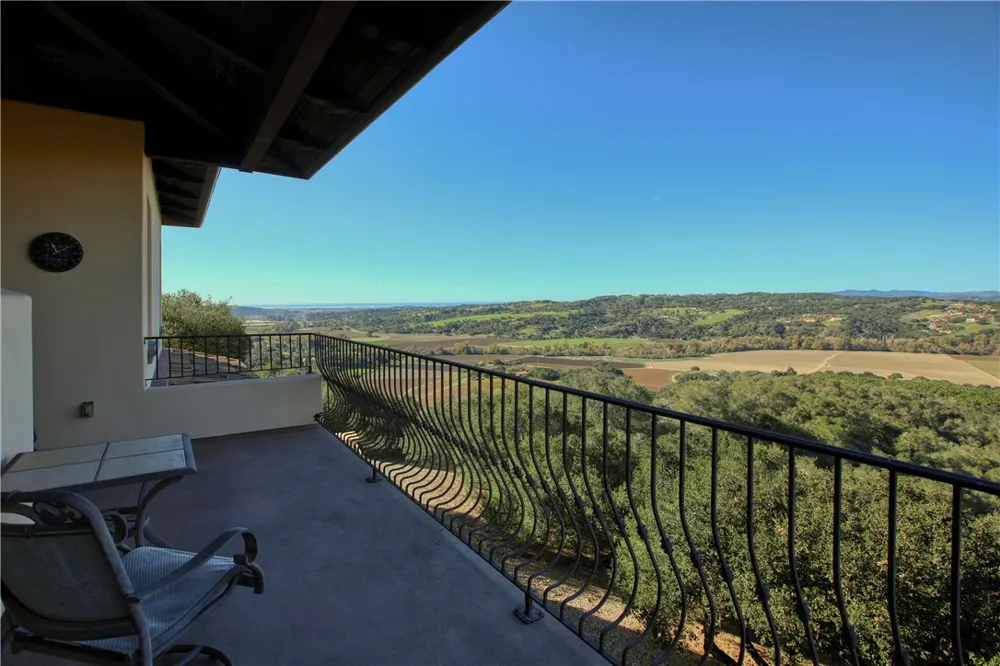 775 Avenida Alcola Arroyo Grande, CA 93420