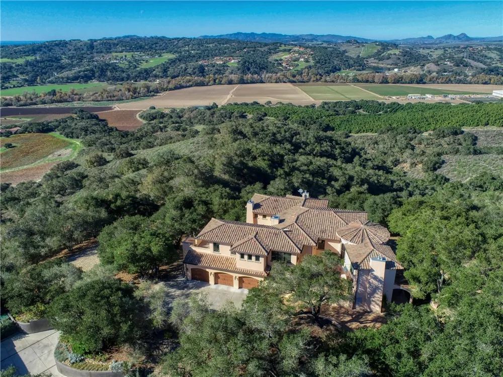 775 Avenida Alcola Arroyo Grande, CA 93420
