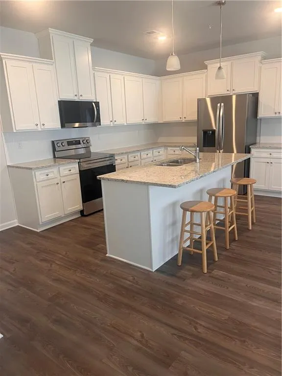 398 Lanier Circle Woodstock, GA 30189