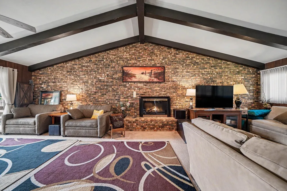 50575 W Lakeshore Drive Dowagiac, MI 49047