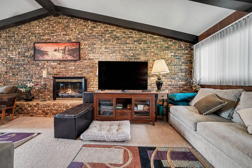 50575 W Lakeshore Drive Dowagiac, MI 49047