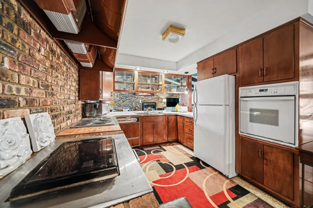 50575 W Lakeshore Drive Dowagiac, MI 49047