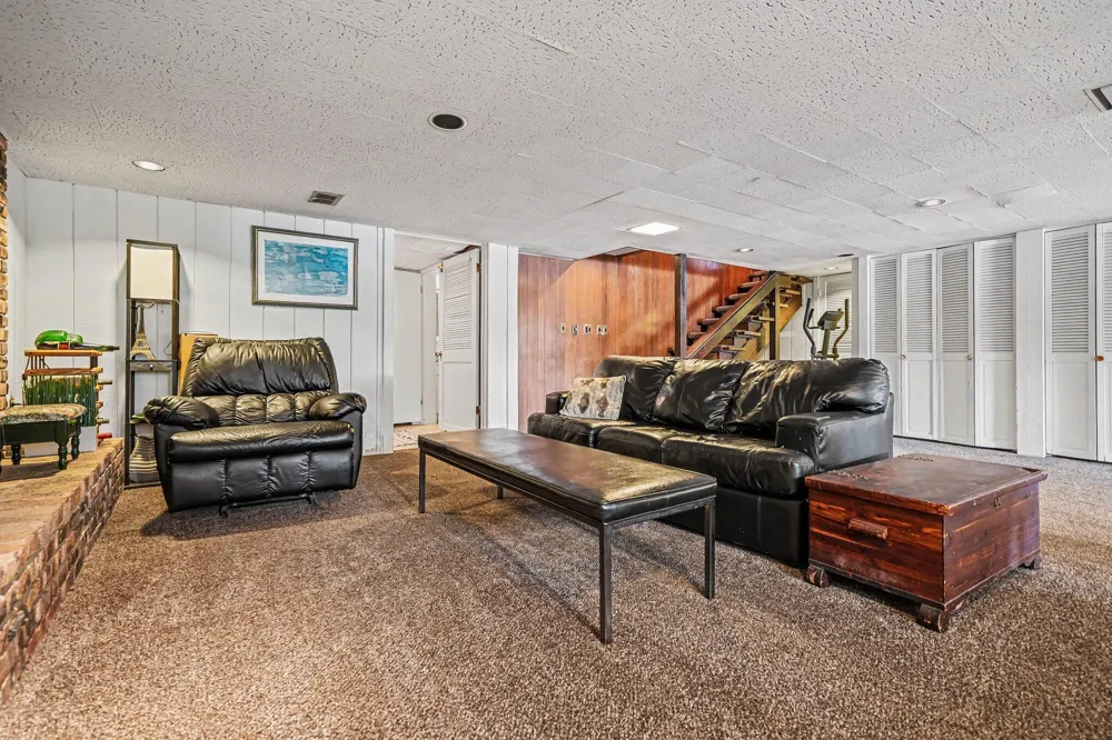50575 W Lakeshore Drive Dowagiac, MI 49047