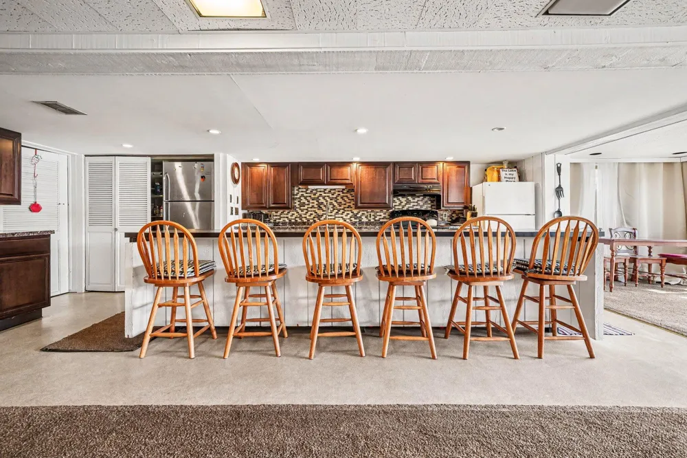 50575 W Lakeshore Drive Dowagiac, MI 49047