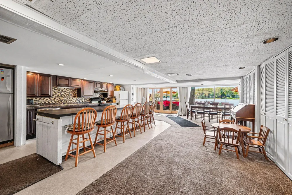 50575 W Lakeshore Drive Dowagiac, MI 49047