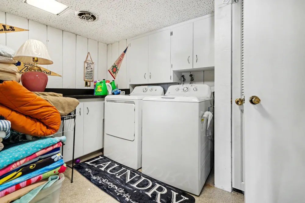 50575 W Lakeshore Drive Dowagiac, MI 49047