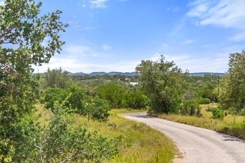 784 River View Drive Johnson City, TX 78636