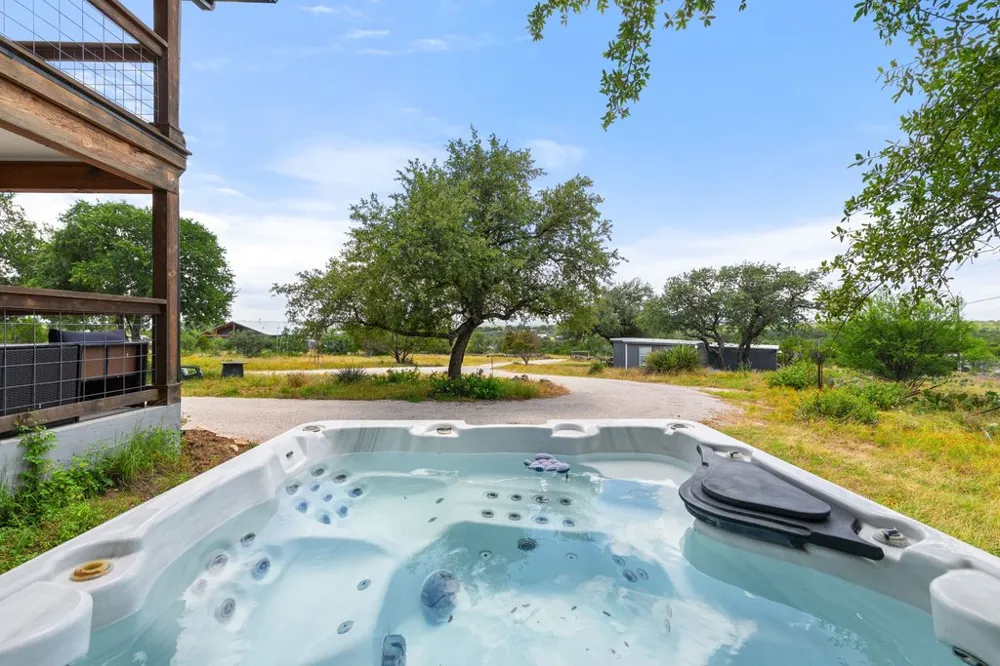 784 River View Drive Johnson City, TX 78636