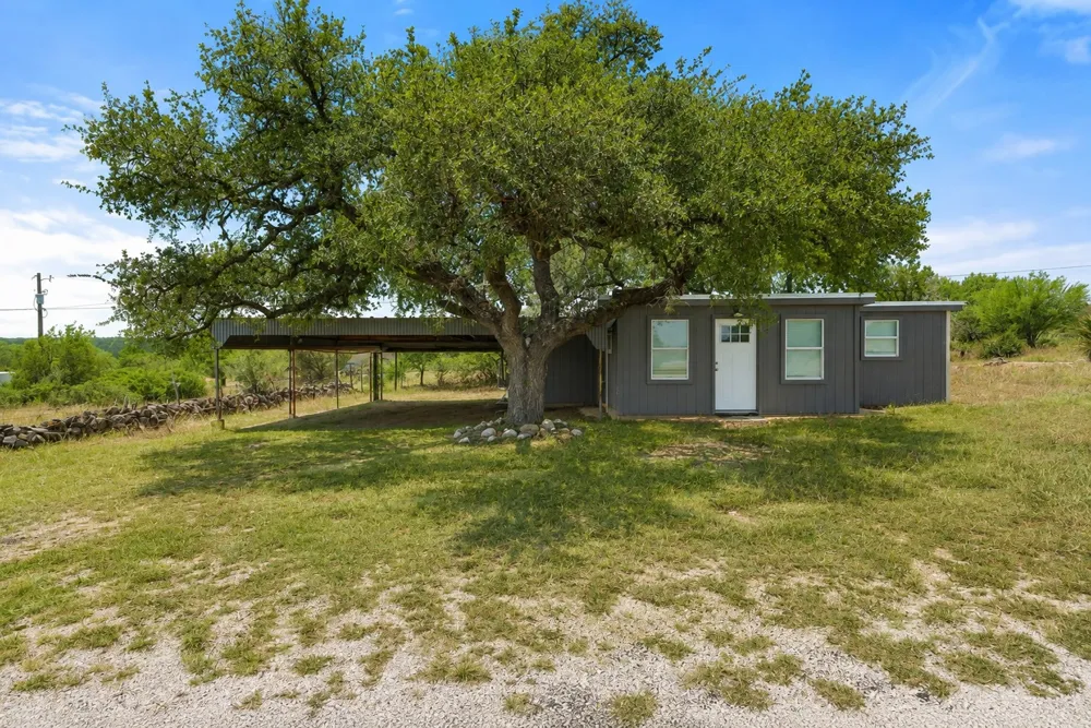 784 River View Drive Johnson City, TX 78636