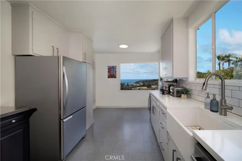 933 Coast View Drive Laguna Beach, CA 92651