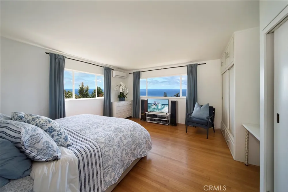 933 Coast View Drive Laguna Beach, CA 92651