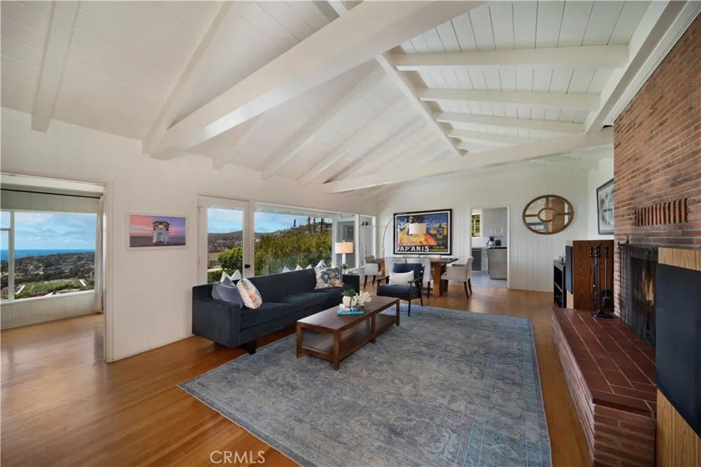 933 Coast View Drive Laguna Beach, CA 92651