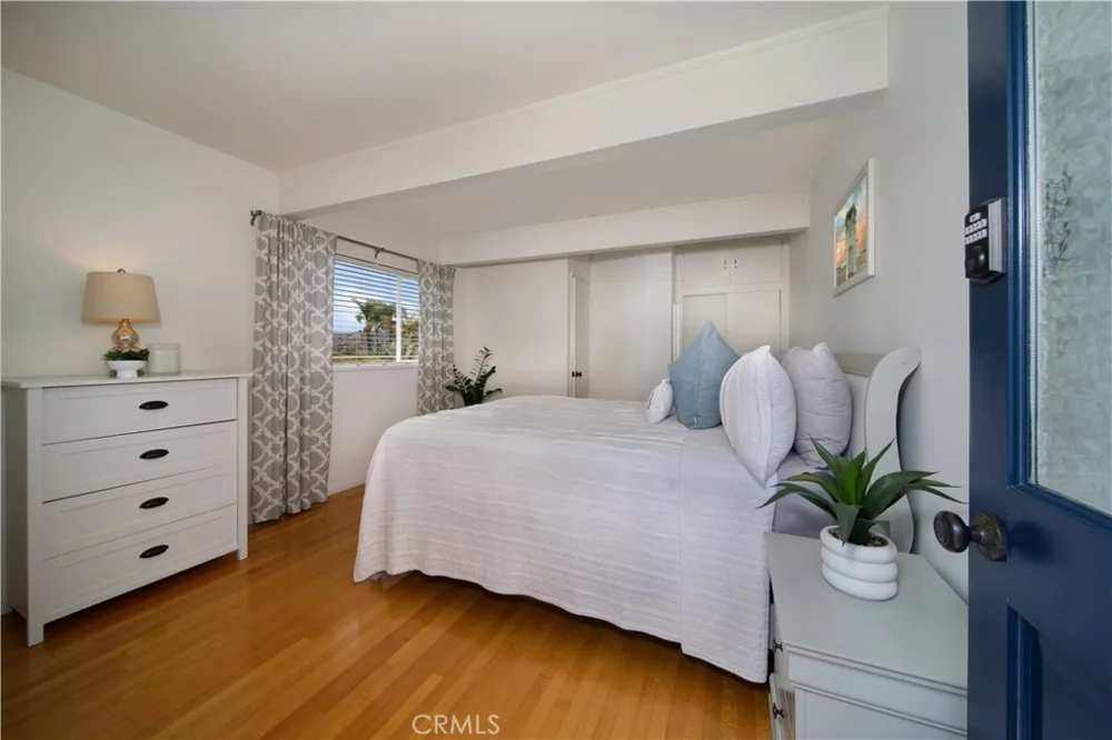 933 Coast View Drive Laguna Beach, CA 92651