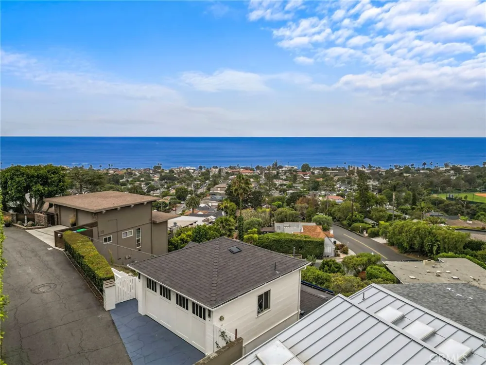 933 Coast View Drive Laguna Beach, CA 92651