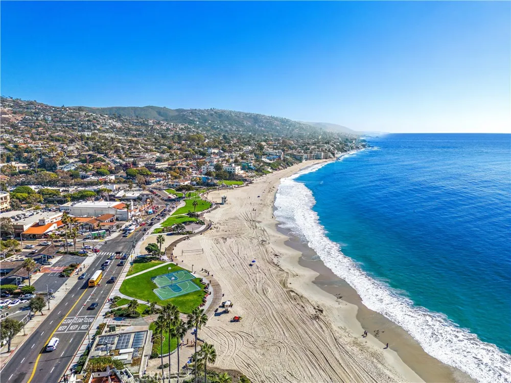 933 Coast View Drive Laguna Beach, CA 92651