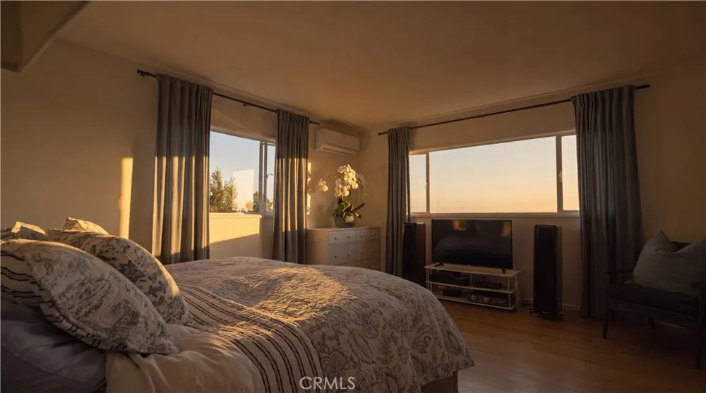 933 Coast View Drive Laguna Beach, CA 92651