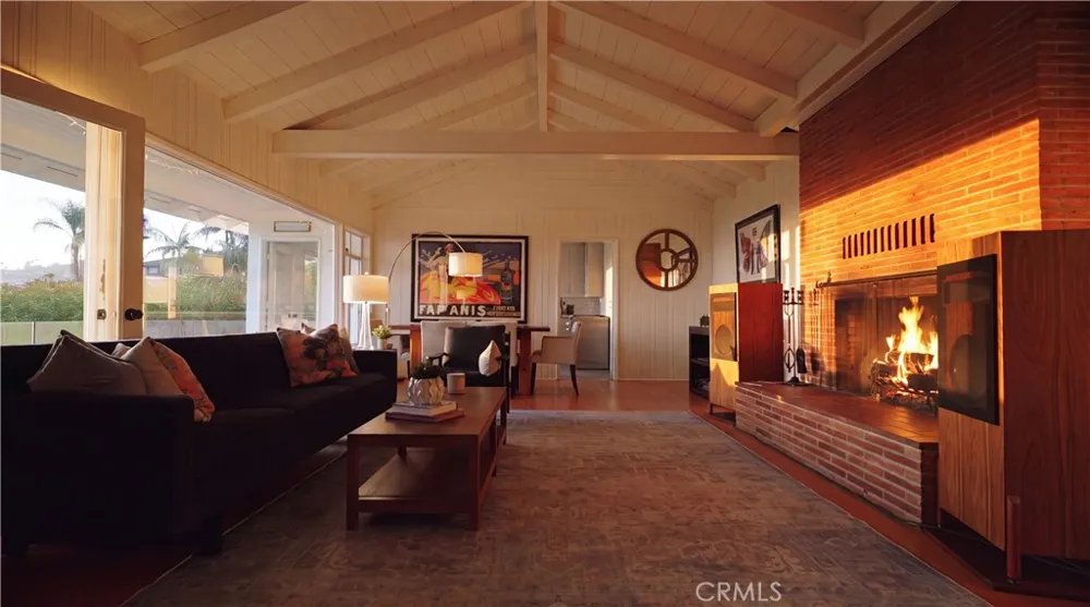 933 Coast View Drive Laguna Beach, CA 92651