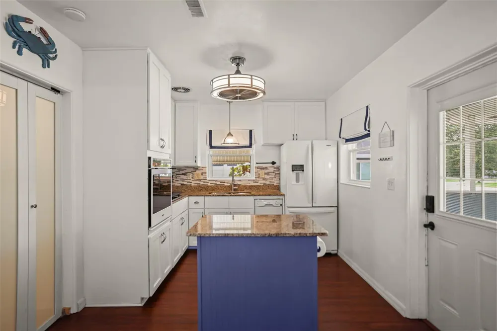 1121 SUNNYDALE DRIVE Clearwater, FL 33755