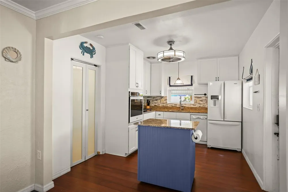1121 SUNNYDALE DRIVE Clearwater, FL 33755