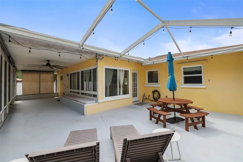1121 SUNNYDALE DRIVE Clearwater, FL 33755