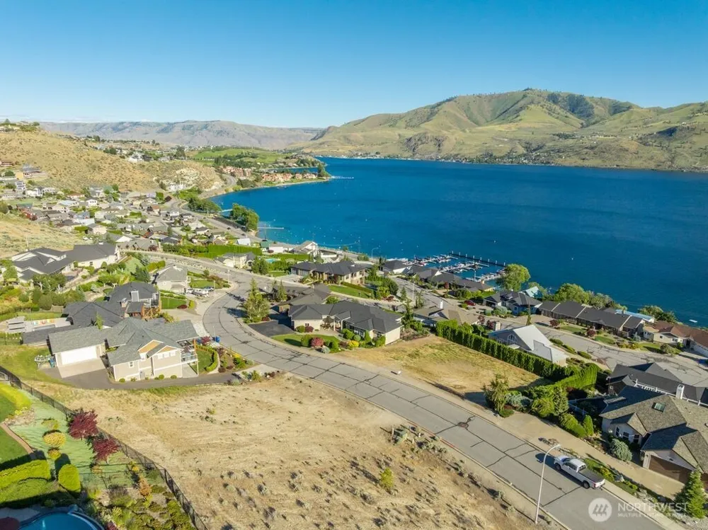 116 Apple Avenue Chelan, WA 98816