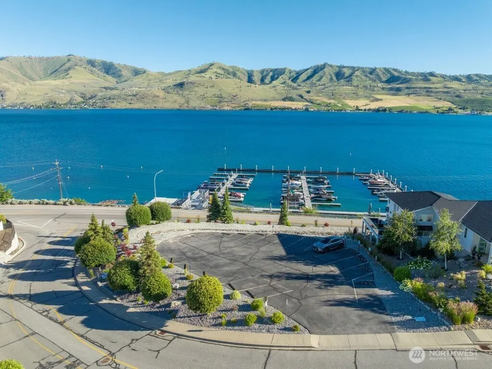 116 Apple Avenue Chelan, WA 98816