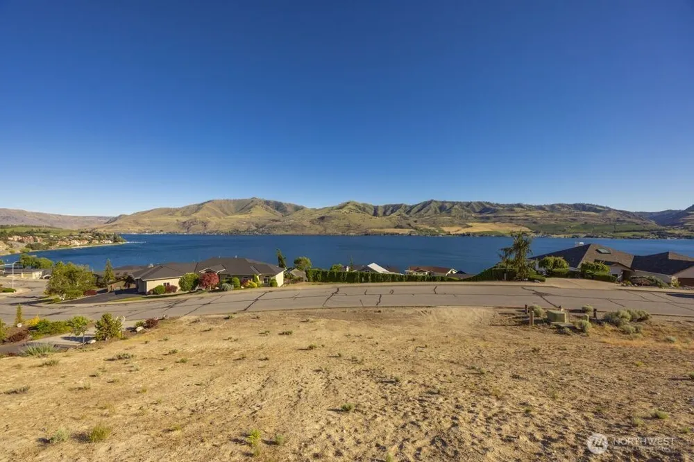 116 Apple Avenue Chelan, WA 98816