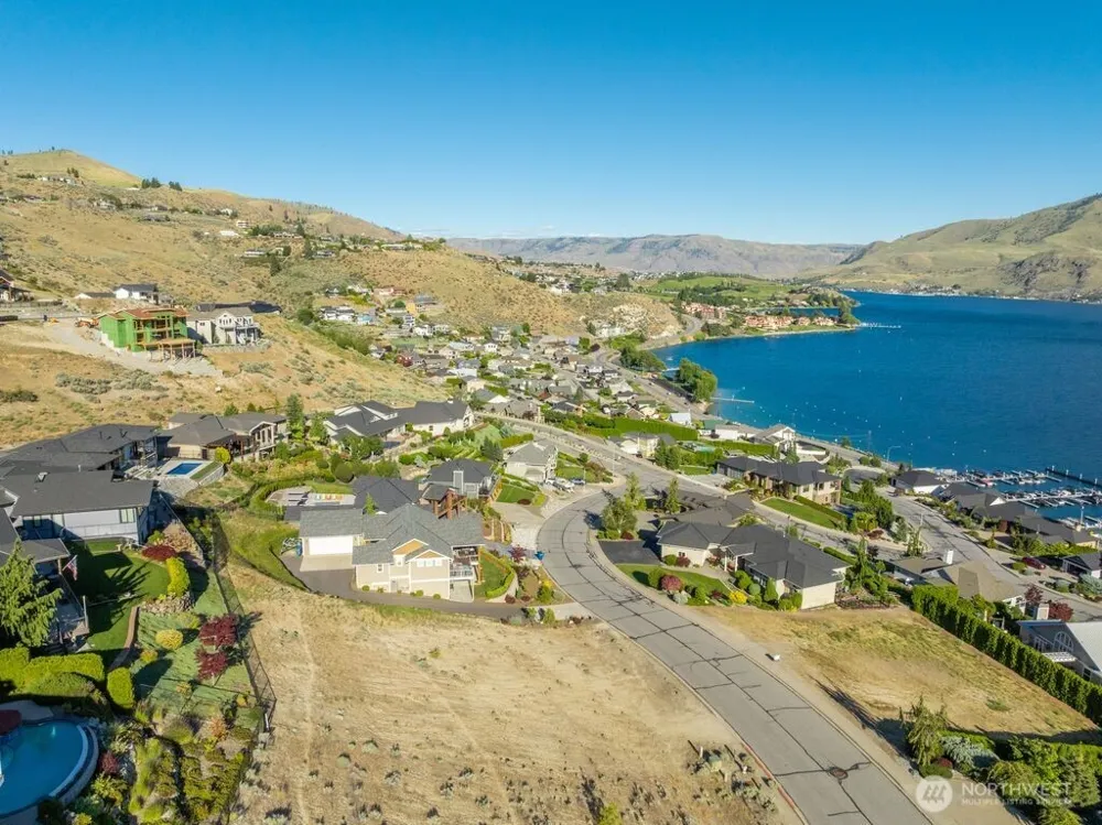 116 Apple Avenue Chelan, WA 98816