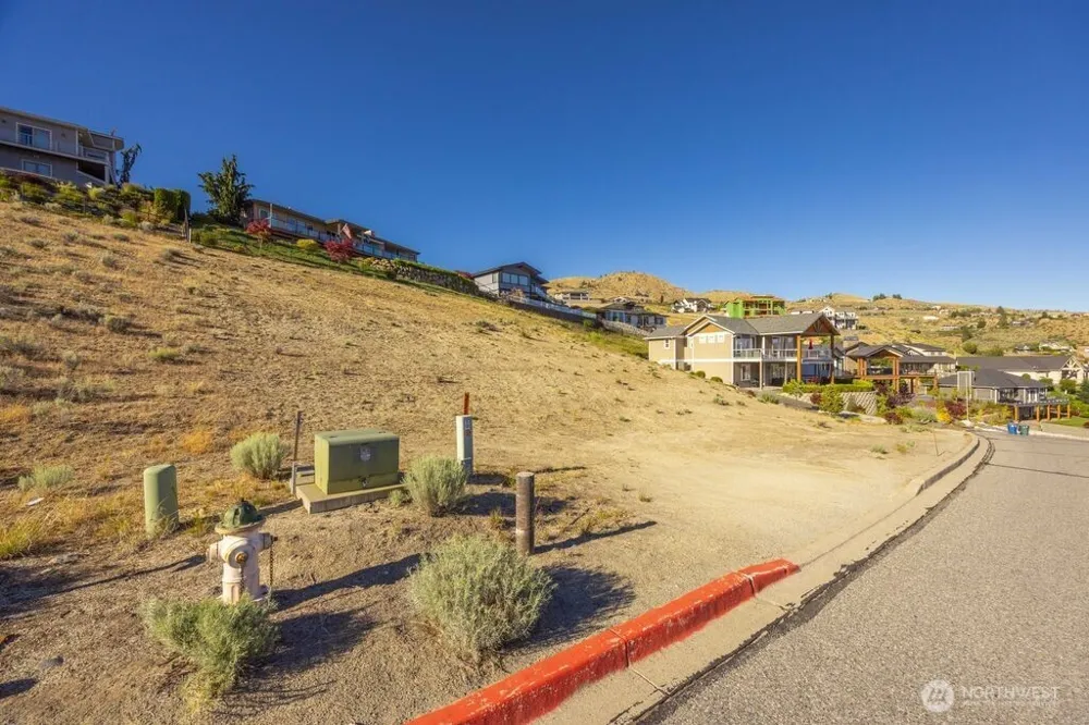 116 Apple Avenue Chelan, WA 98816