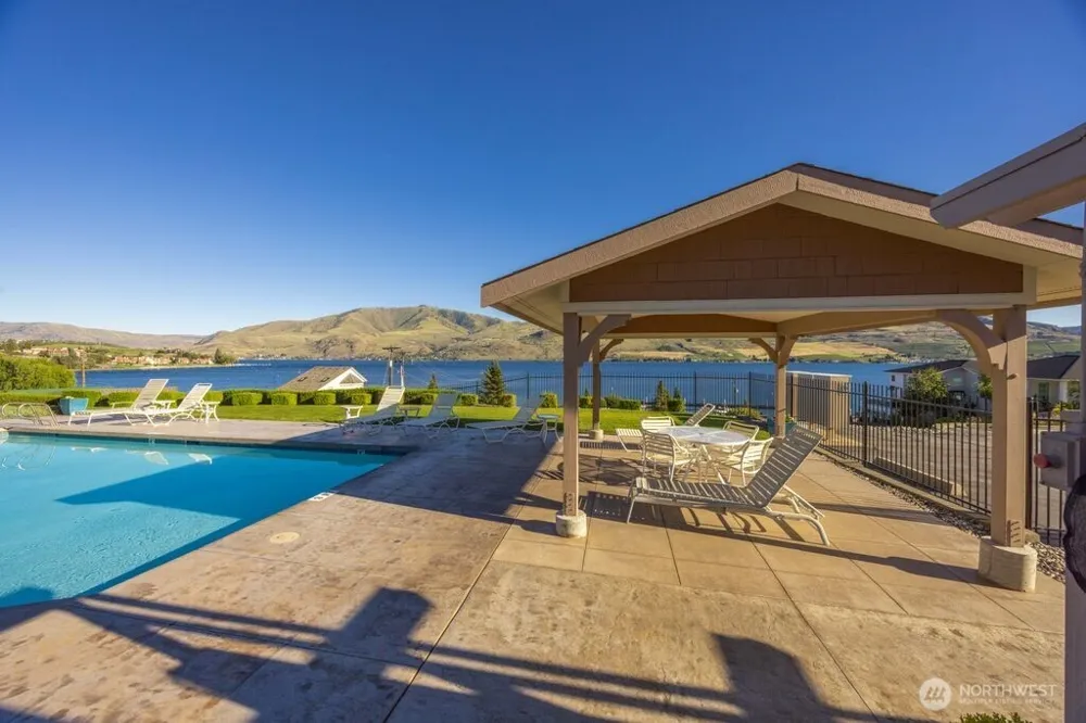 116 Apple Avenue Chelan, WA 98816