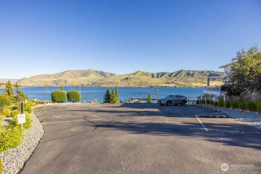 116 Apple Avenue Chelan, WA 98816