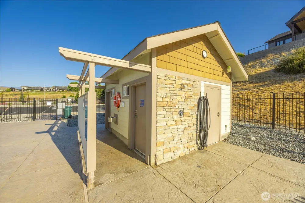 116 Apple Avenue Chelan, WA 98816