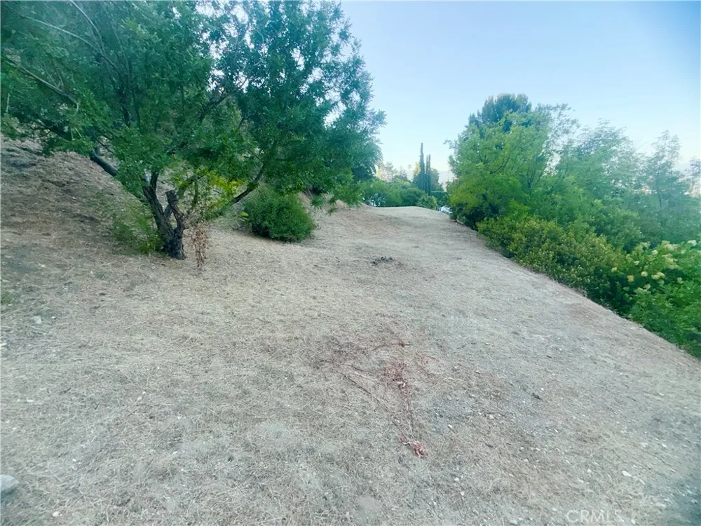 4551 Lindley Avenue Tarzana, CA 91356