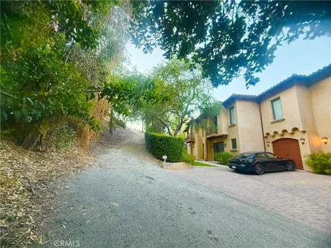 4551 Lindley Avenue