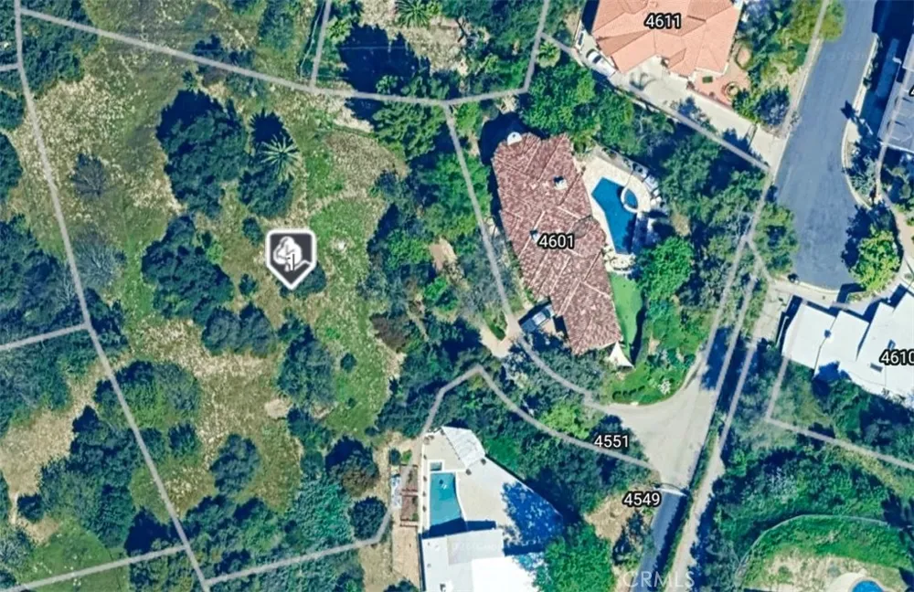 4551 Lindley Avenue Tarzana, CA 91356