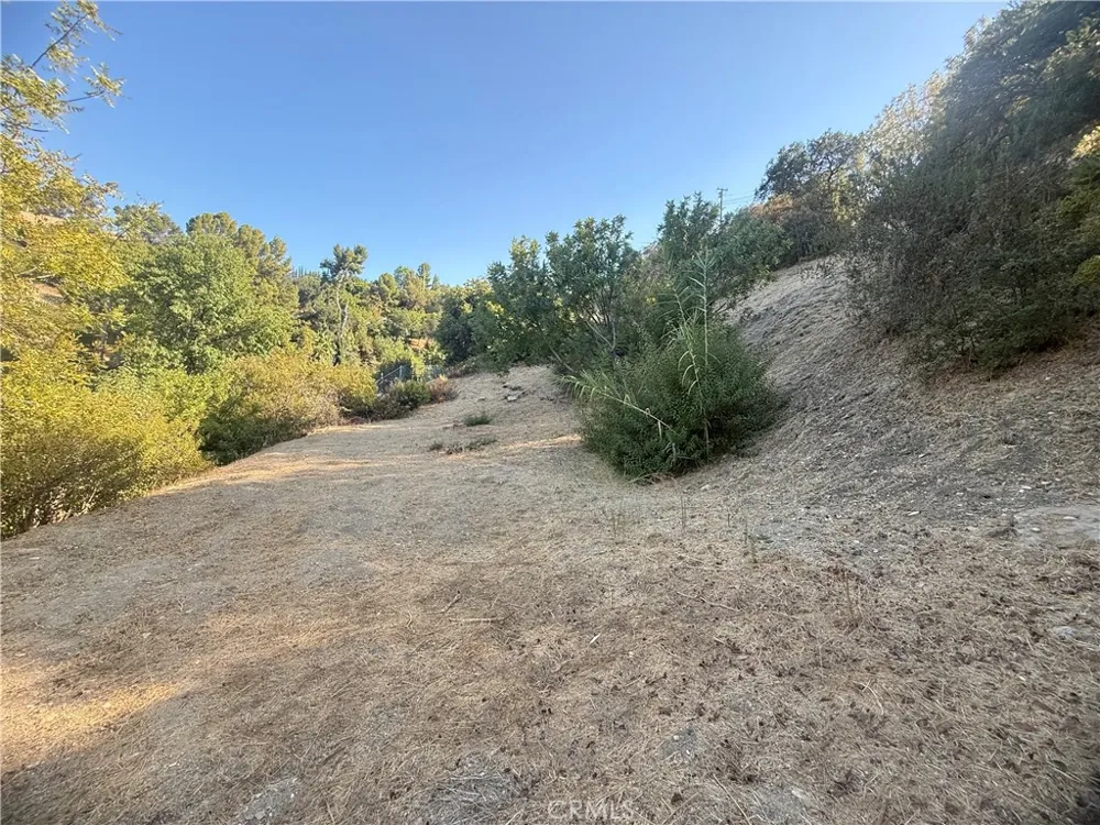 4551 Lindley Avenue Tarzana, CA 91356