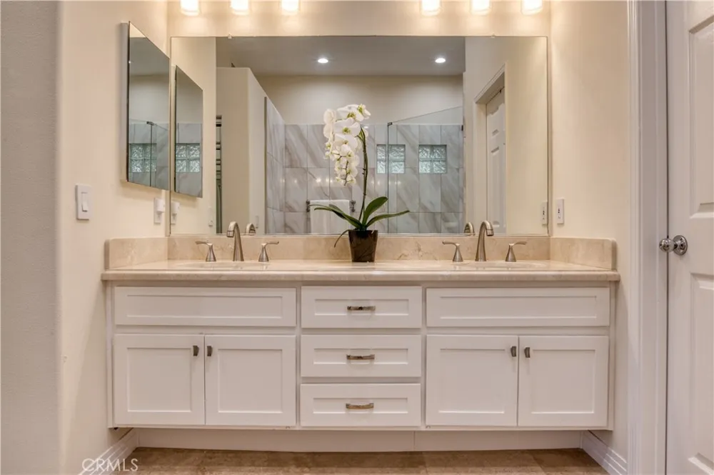 102 Stoney Pointe Laguna Niguel, CA 92677