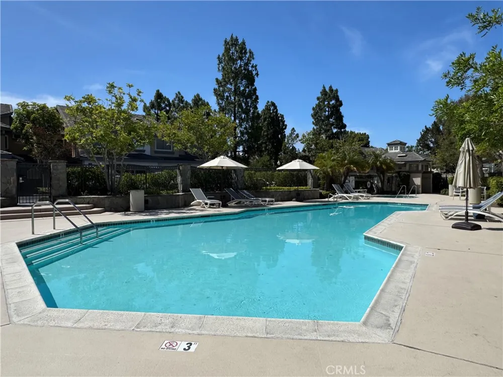 102 Stoney Pointe Laguna Niguel, CA 92677