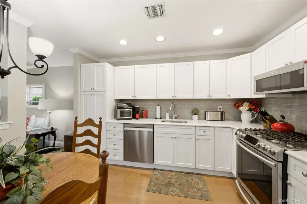 126 Erin Lane East Setauket, NY 11733