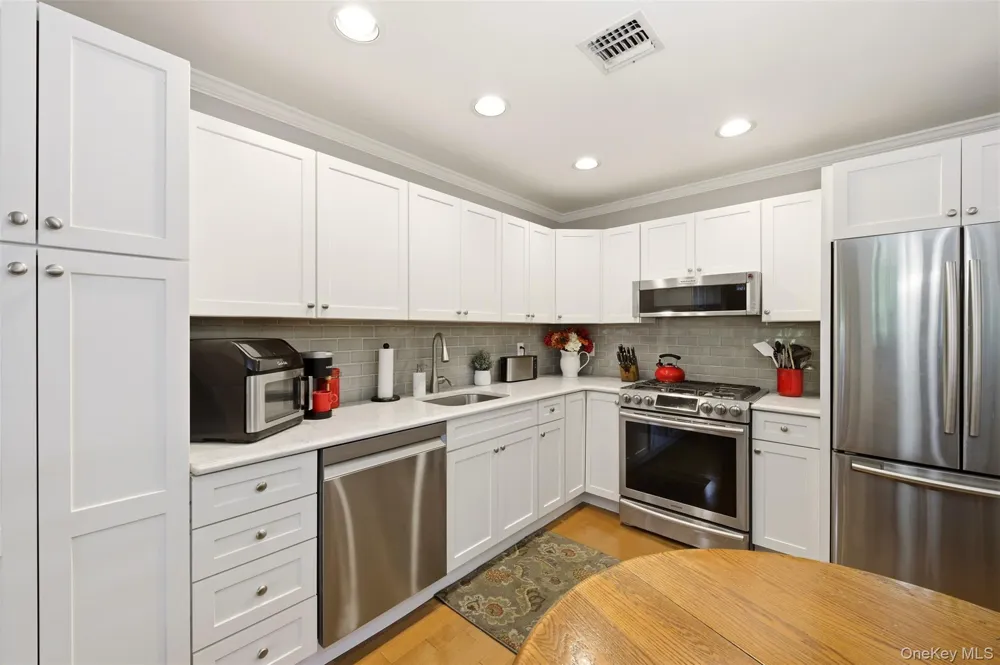 126 Erin Lane East Setauket, NY 11733