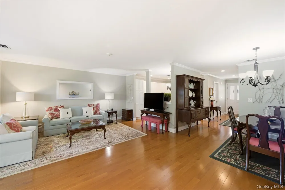 126 Erin Lane East Setauket, NY 11733