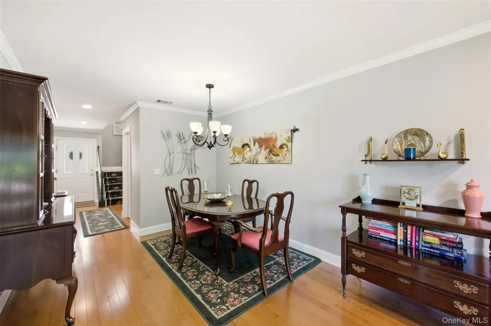 126 Erin Lane East Setauket, NY 11733