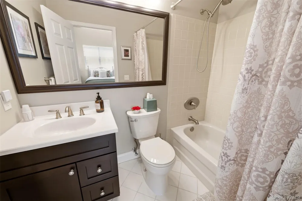 126 Erin Lane East Setauket, NY 11733